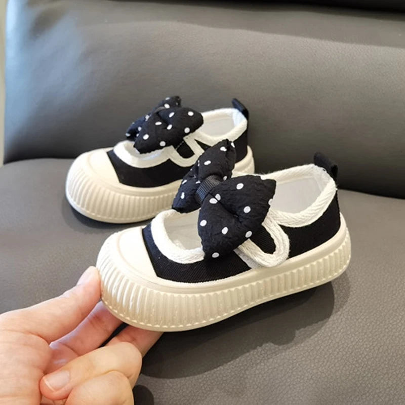 Girls Canvas Sneaker